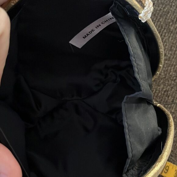 Gold Metallic Shell Clutch Mini Purse Snap Closure Crossbody Strap Black Inside - Picture 11 of 14